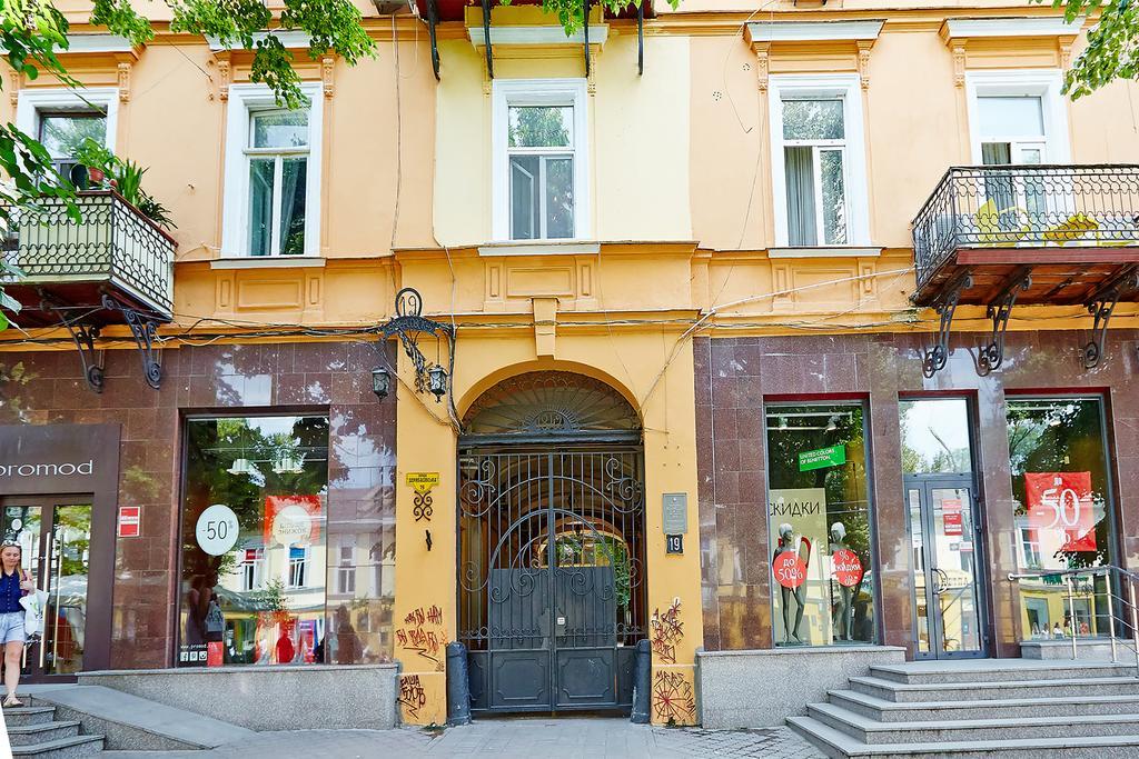 Apartment Deribasovskaya With Jacuzzi Odessa Exterior foto